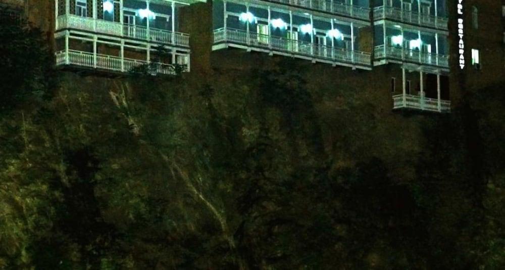 Old Metekhi Hotel ティビリシ エクステリア 写真
