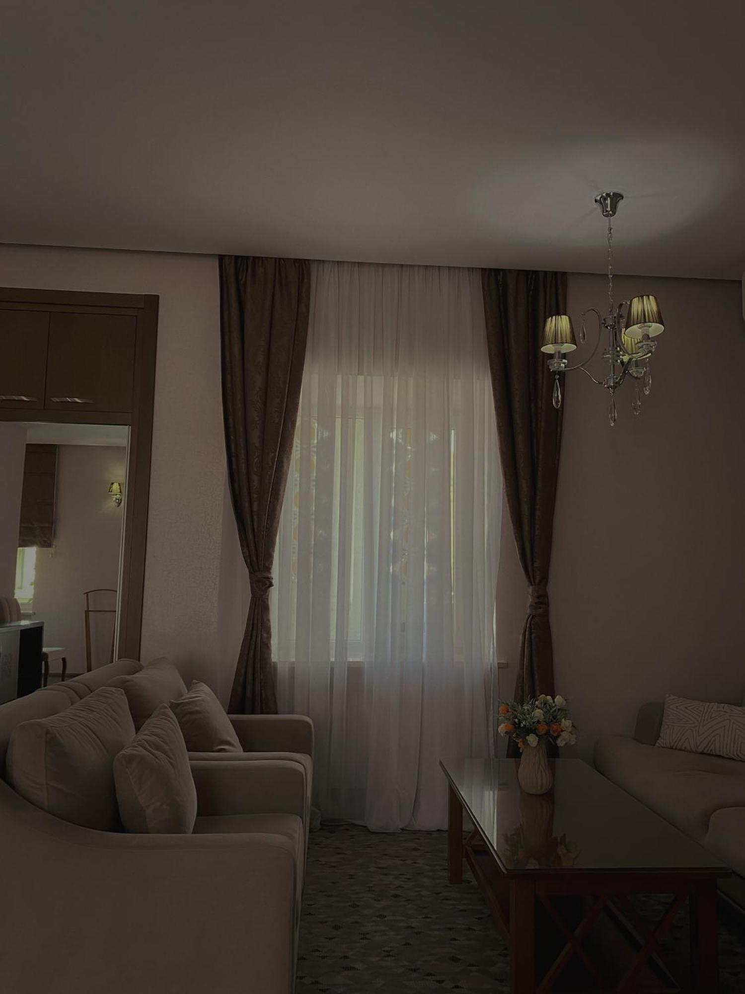 Old Metekhi Hotel ティビリシ エクステリア 写真