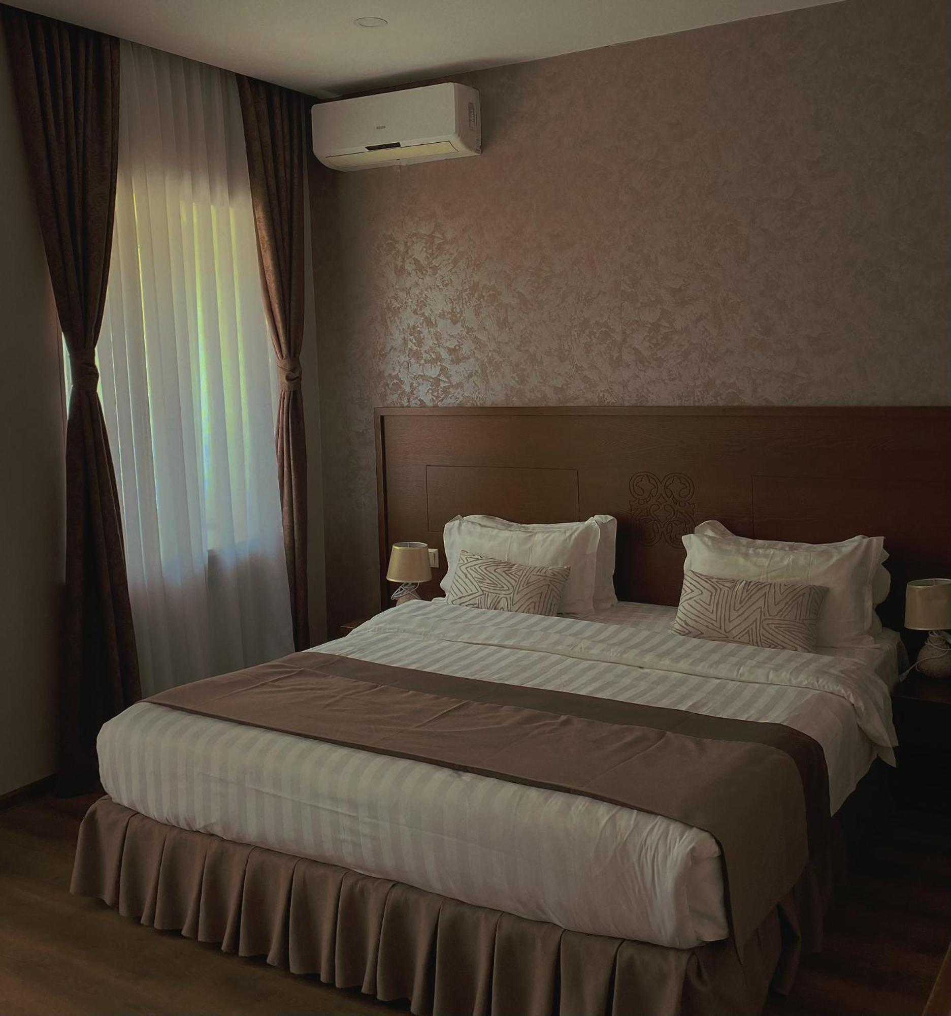 Old Metekhi Hotel ティビリシ エクステリア 写真