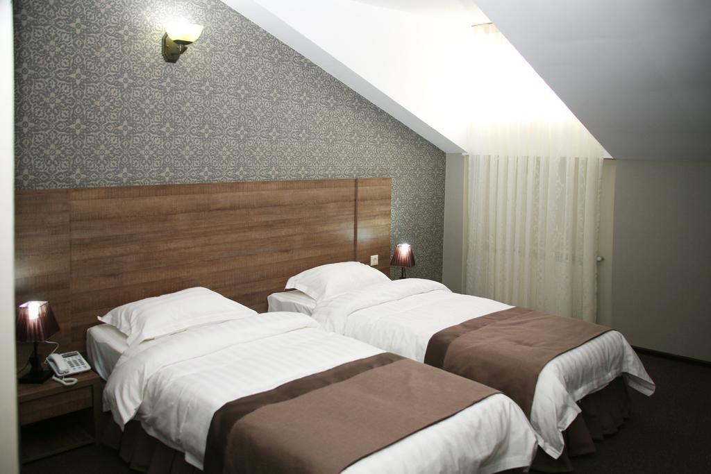 Old Metekhi Hotel ティビリシ エクステリア 写真